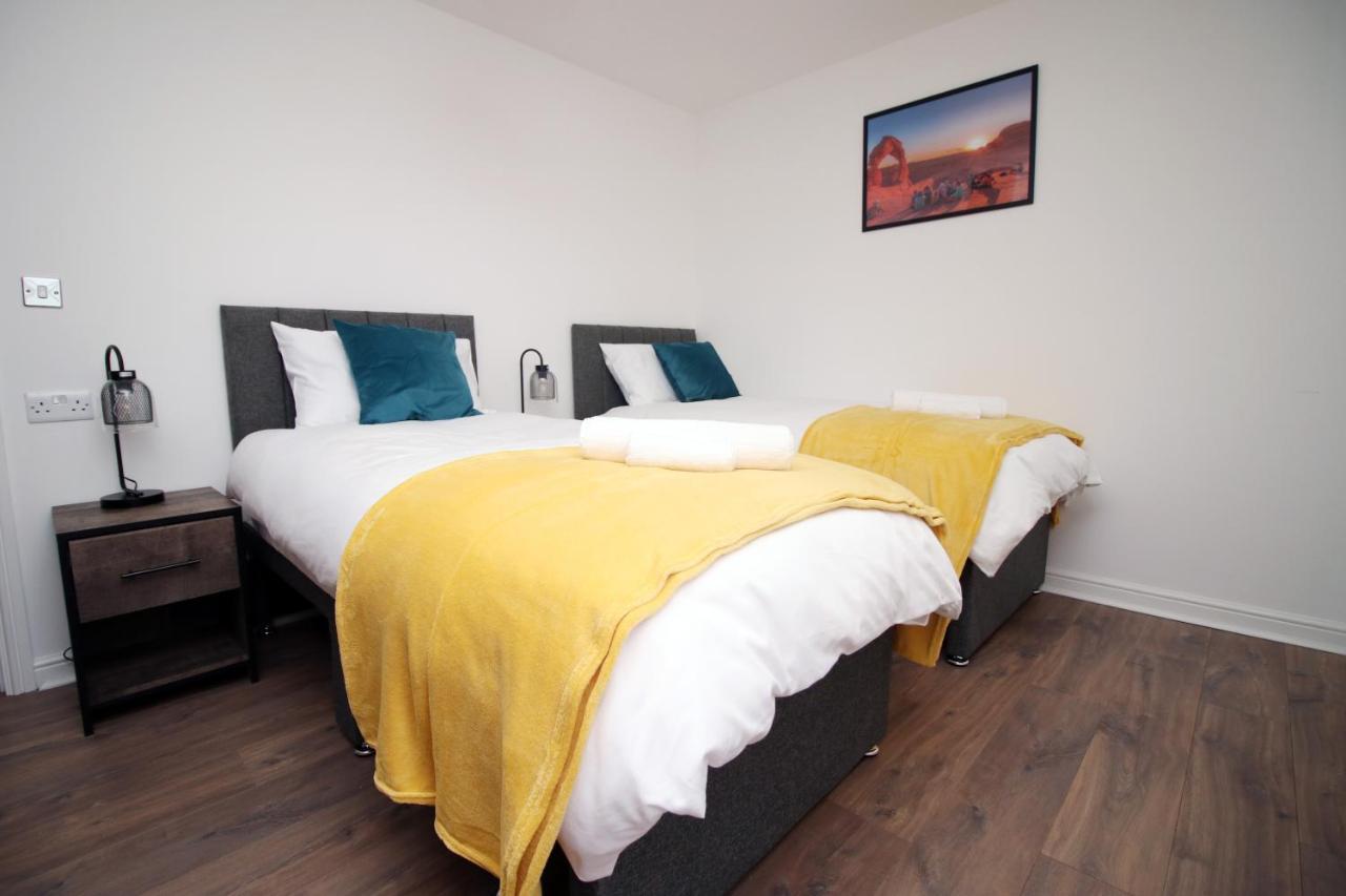 Delft - Spacious Home, High Speed Wi-Fi, Free Parking, Terrace Суиндон Экстерьер фото
